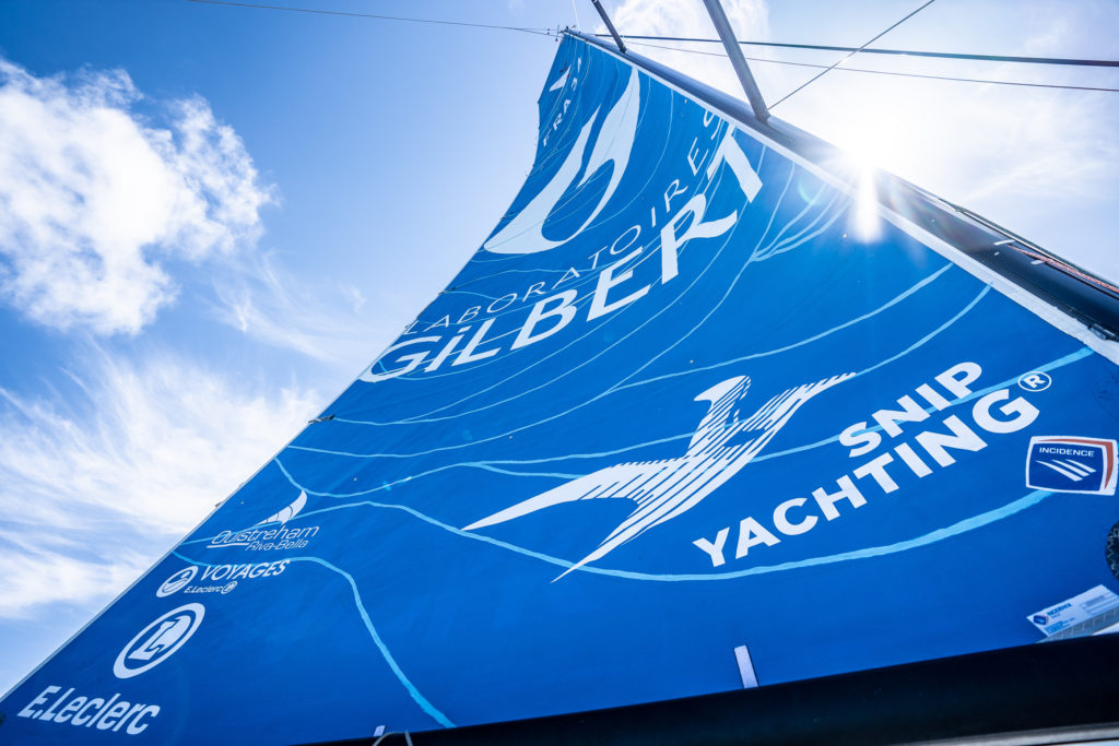 Grand voile du voilier Laboratoires Gilbert