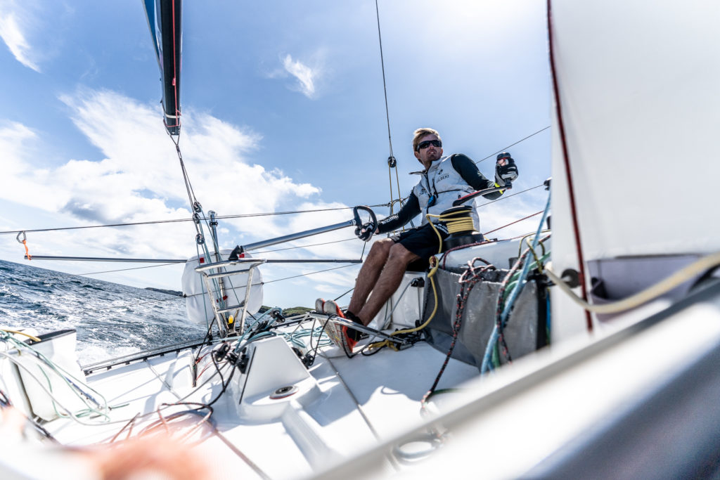 Fabien Delahaye sur le voilier Laboratoires Gilbert