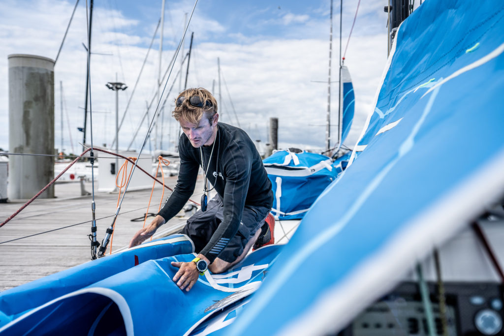 Fabien Delahaye sur le voilier Laboratoires Gilbert