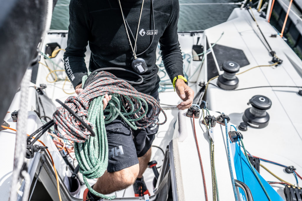 Fabien Delahaye sur le voilier Laboratoires Gilbert