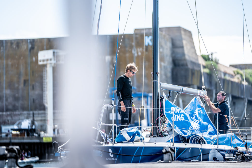 Fabien Delahaye sur le voilier Laboratoires Gilbert