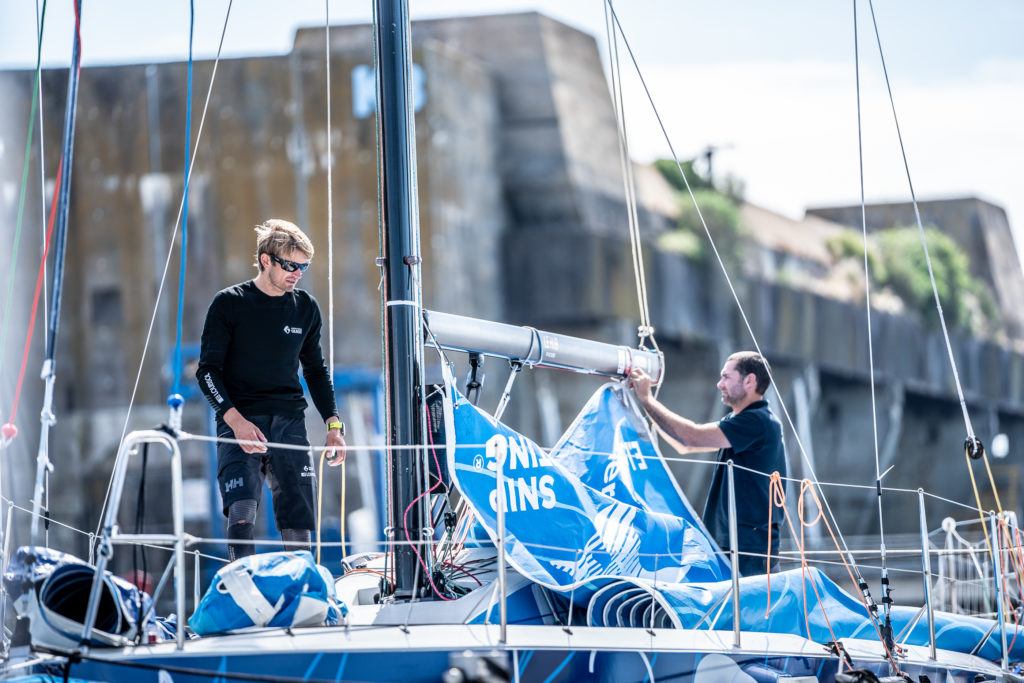 Fabien Delahaye sur le voilier Laboratoires Gilbert