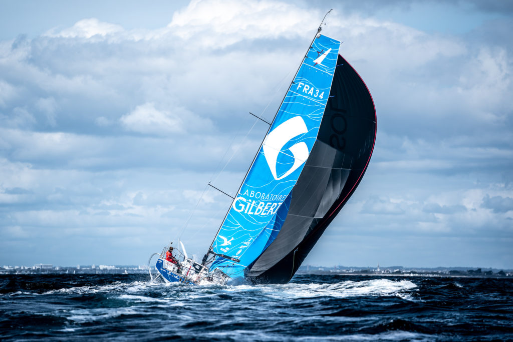 Fabien Delahaye sur le voilier Laboratoires Gilbert