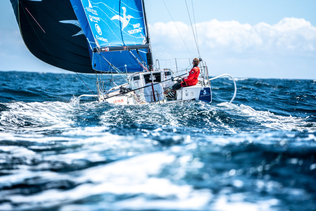 Fabien Delahaye sur le voilier Laboratoires Gilbert